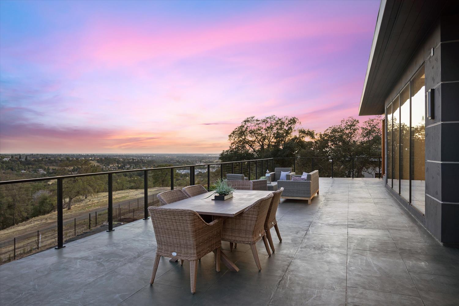 3516 Vista De Madera