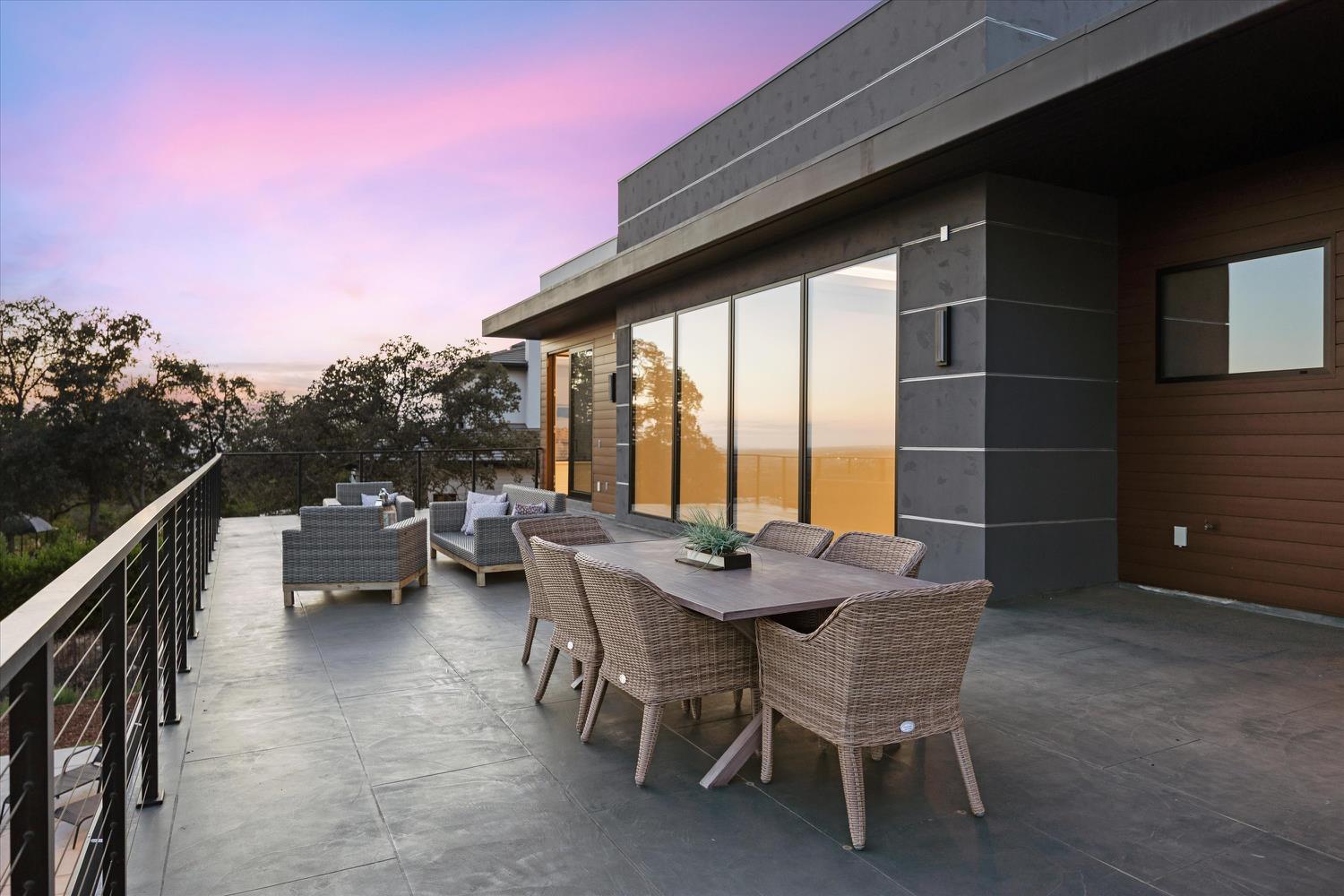 3516 Vista De Madera