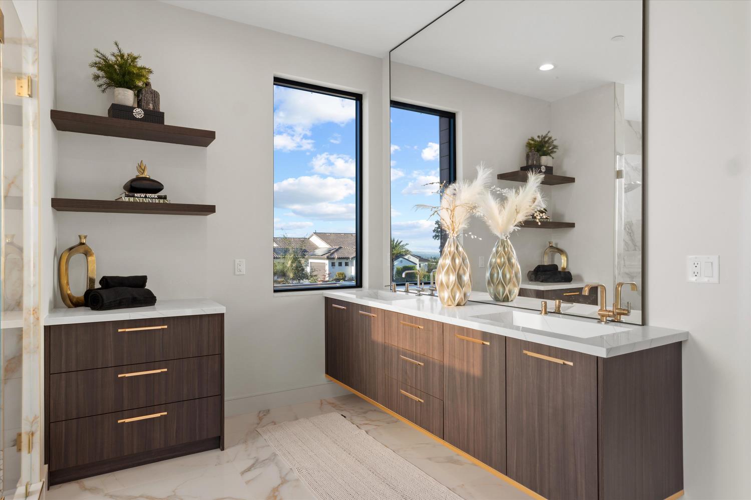 3516 Vista De Madera