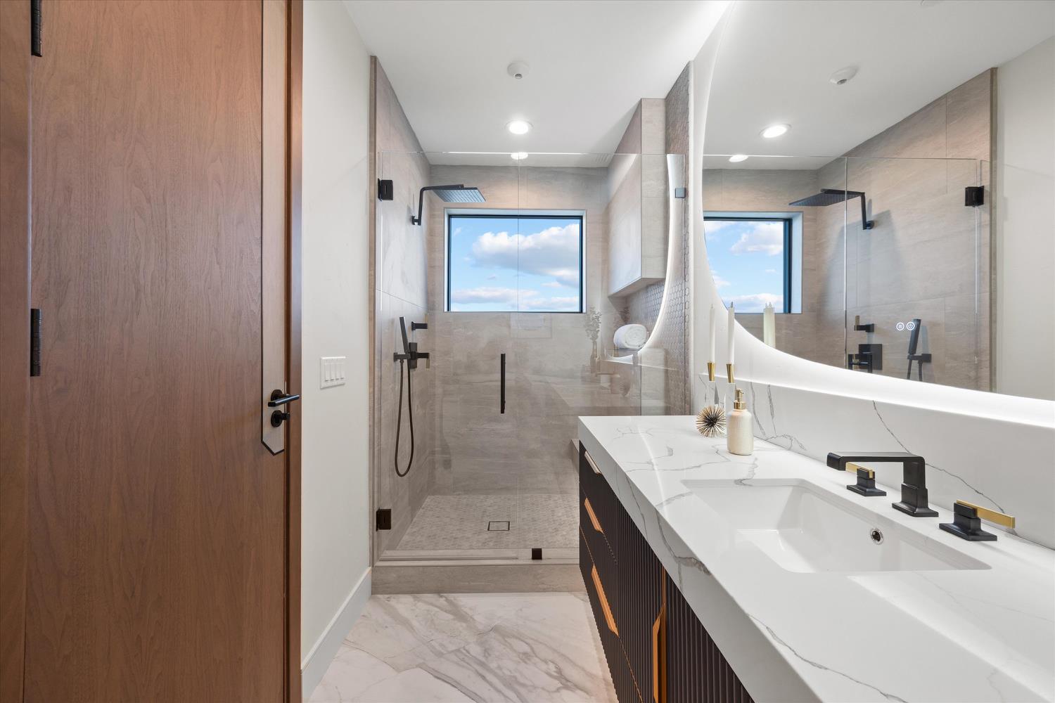 3516 Vista De Madera