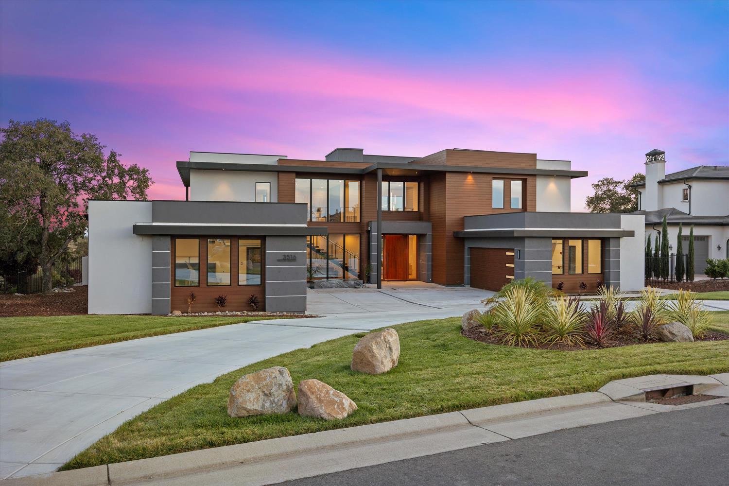 3516 Vista De Madera