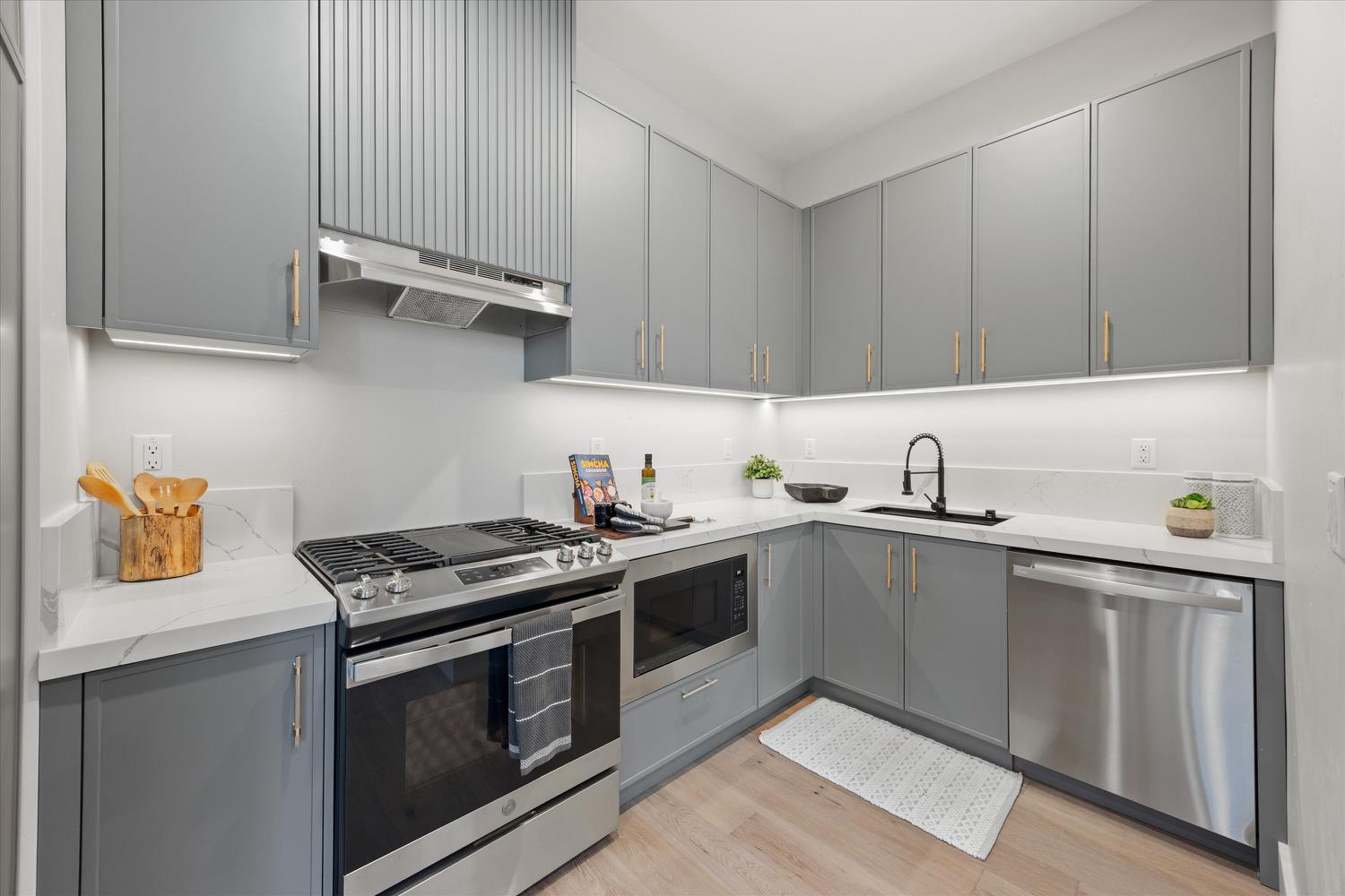 3516 Vista De Madera