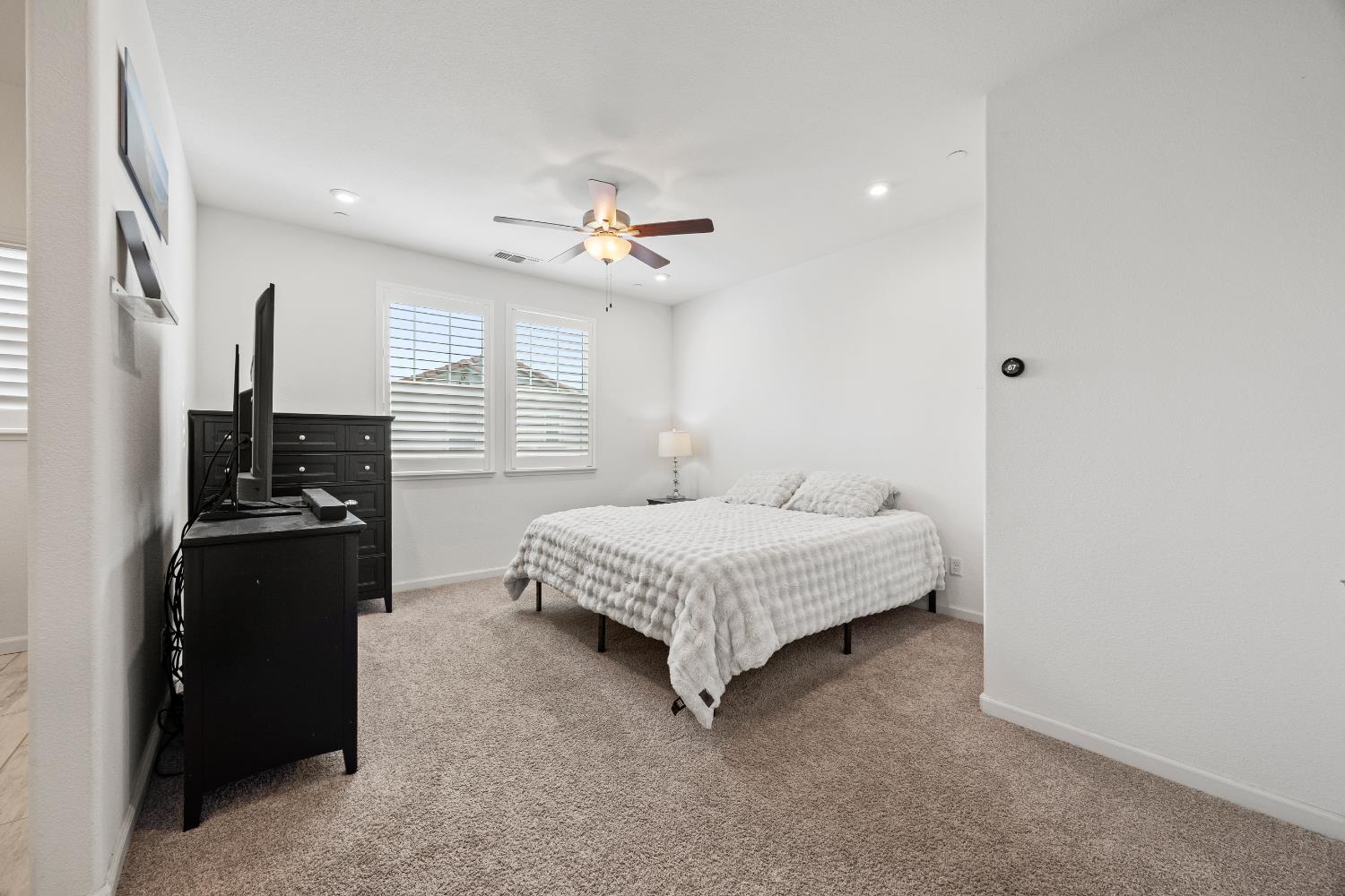 1048 Knox