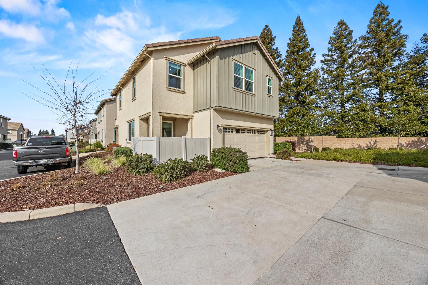 1048 Knox