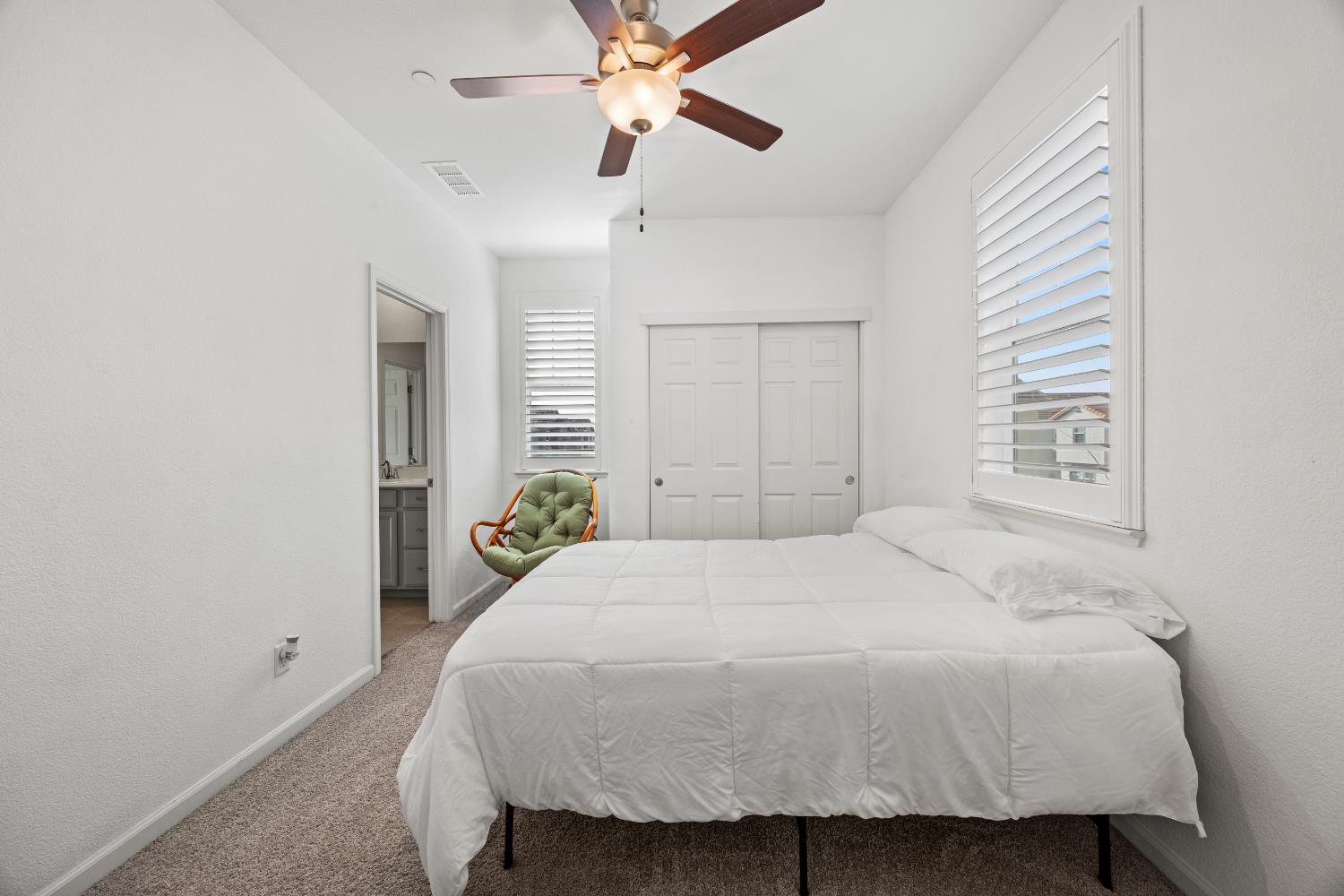 1048 Knox