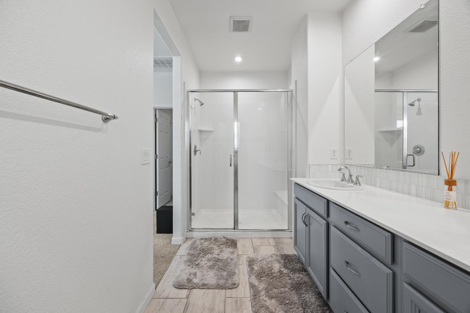 1048 Knox