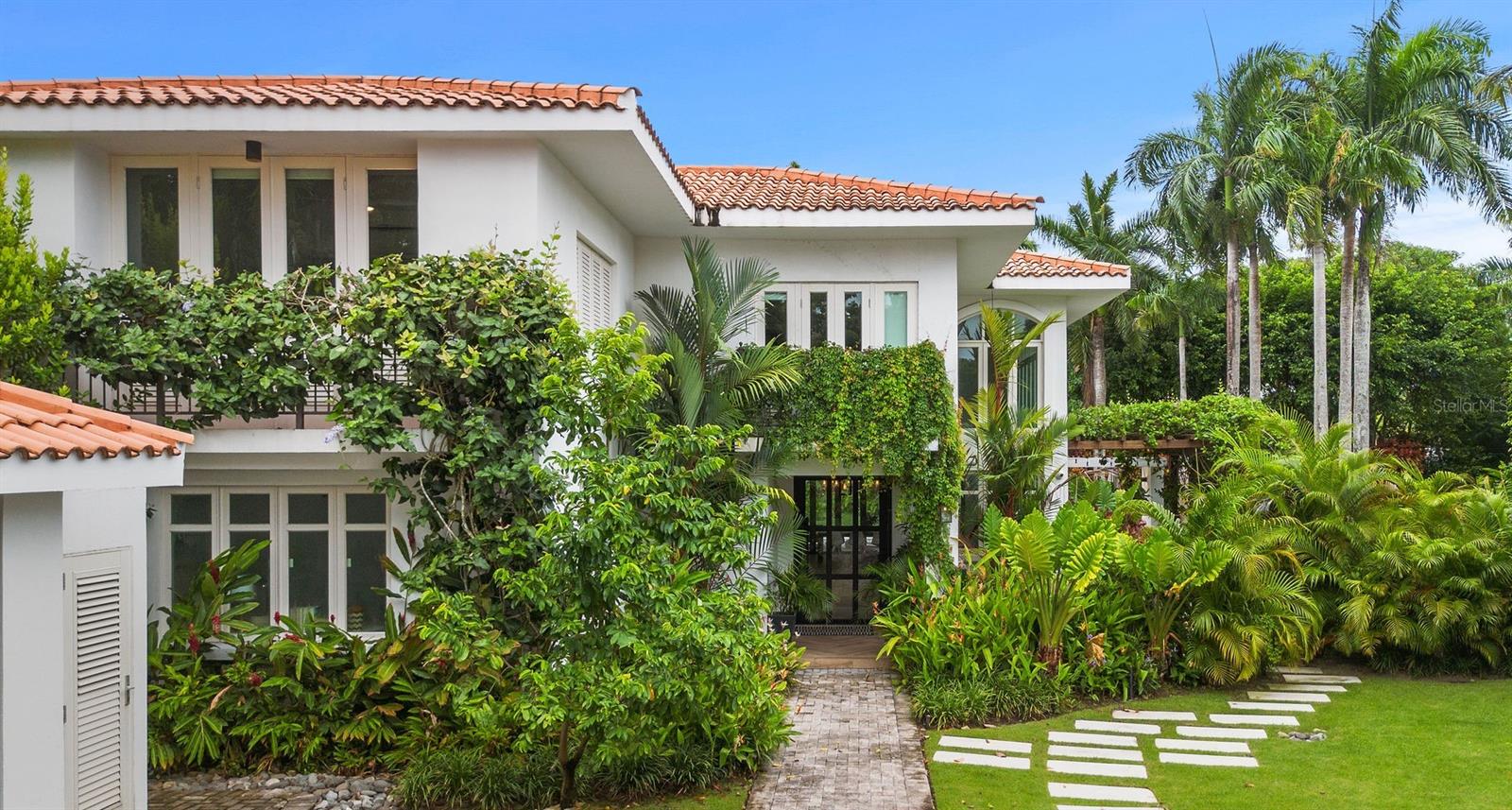 52 BEACH EAST