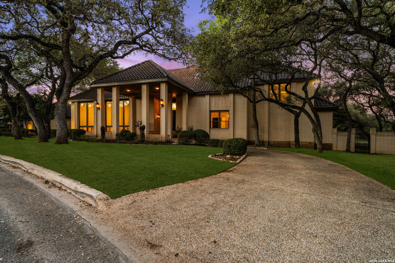 12514 Elm Manor