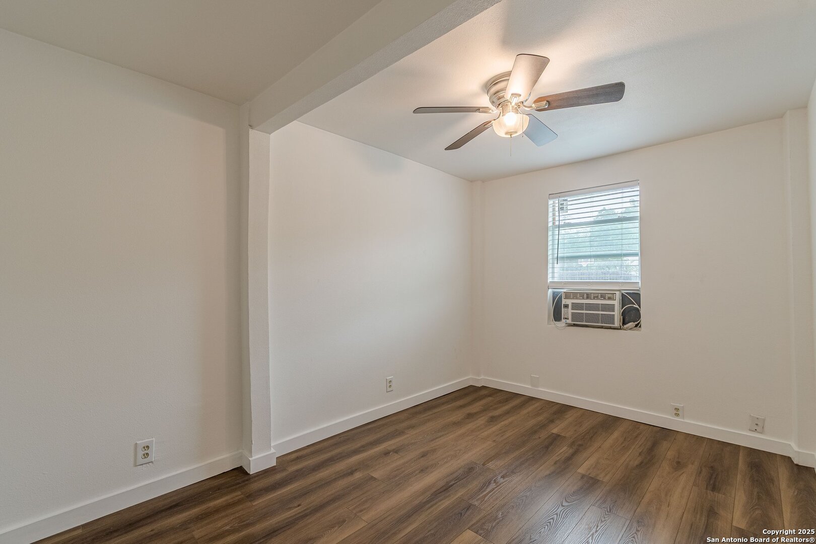 2407 South New Braunfels Avenue 3