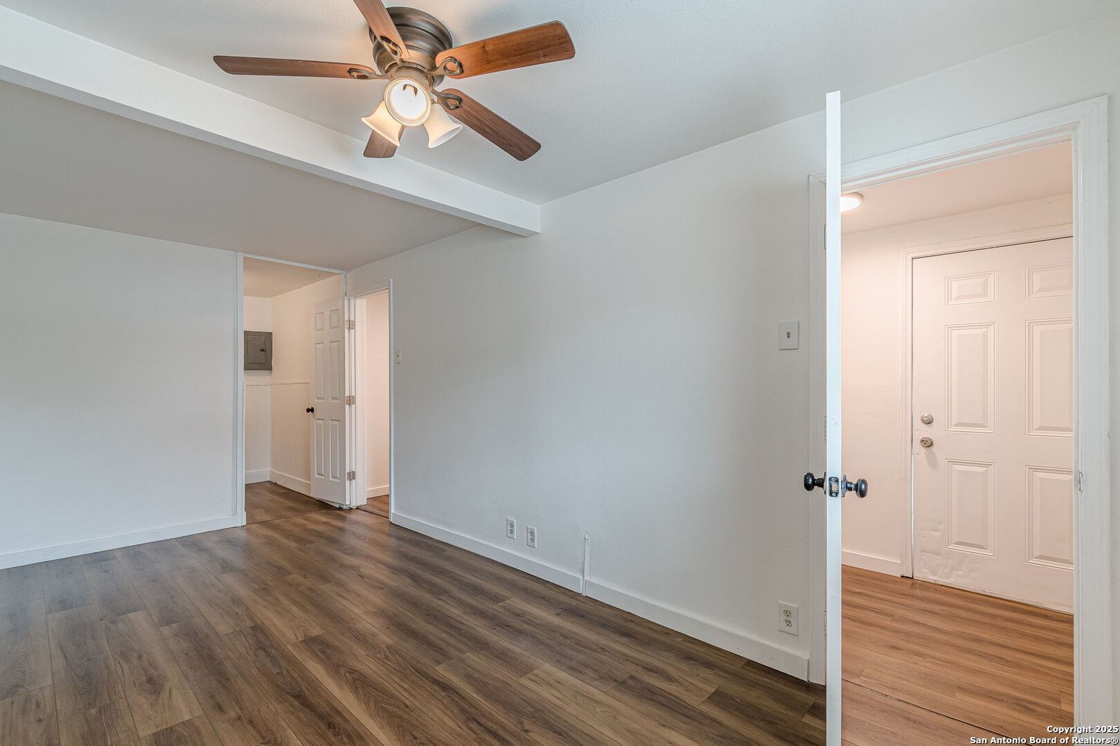 2407 South New Braunfels Avenue 3