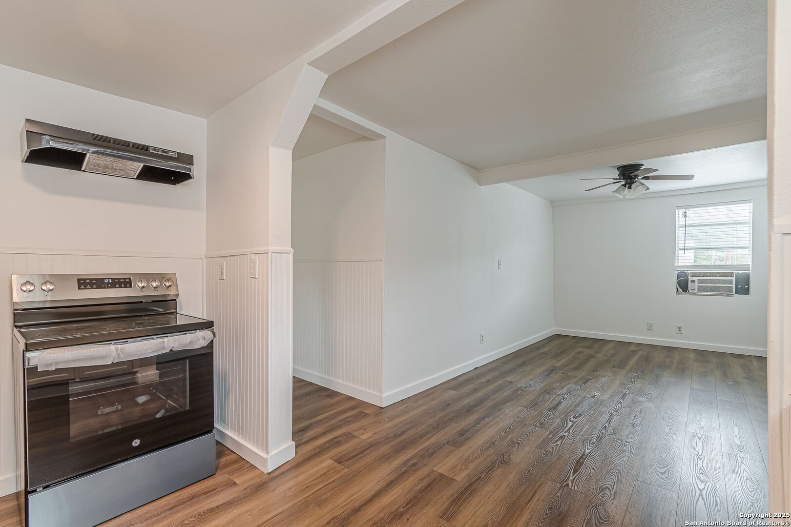 2407 South New Braunfels Avenue 3