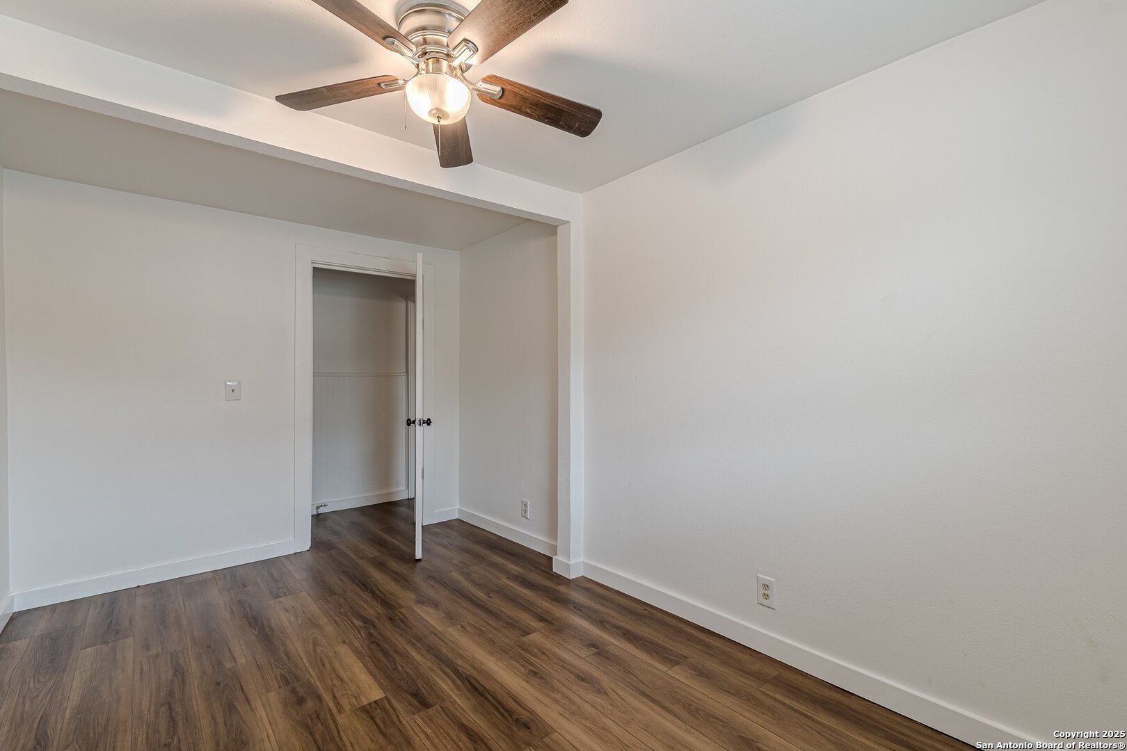 2407 South New Braunfels Avenue 3