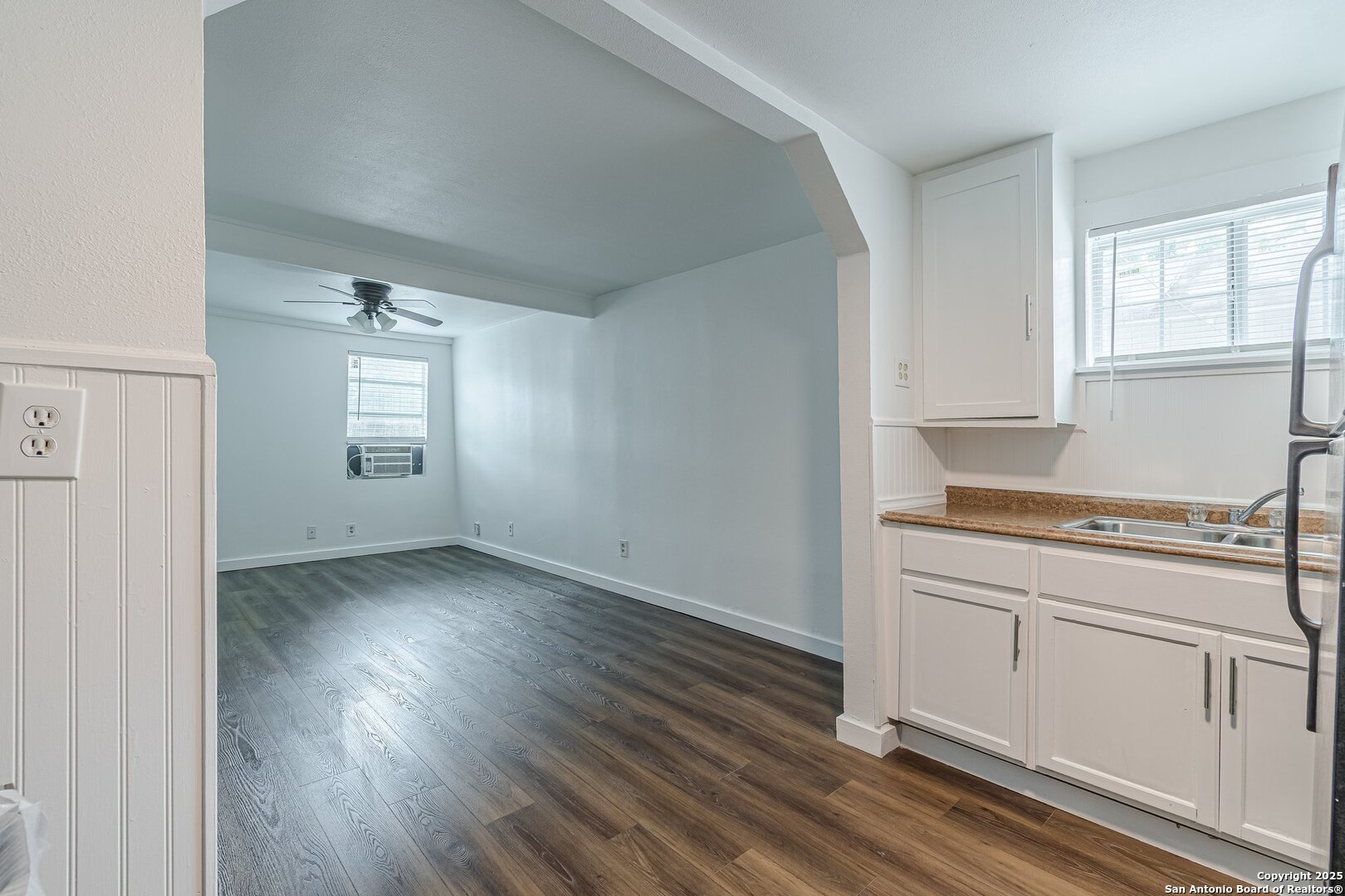 2407 South New Braunfels Avenue 3