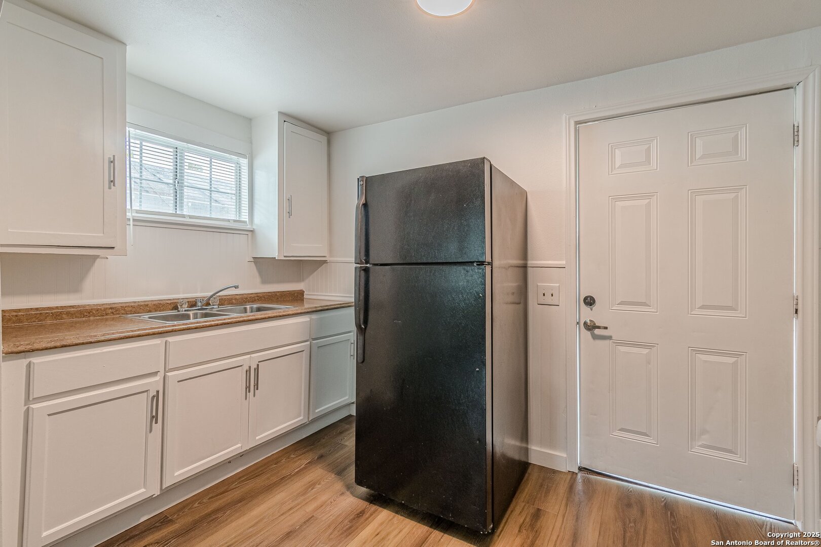 2407 South New Braunfels Avenue 3