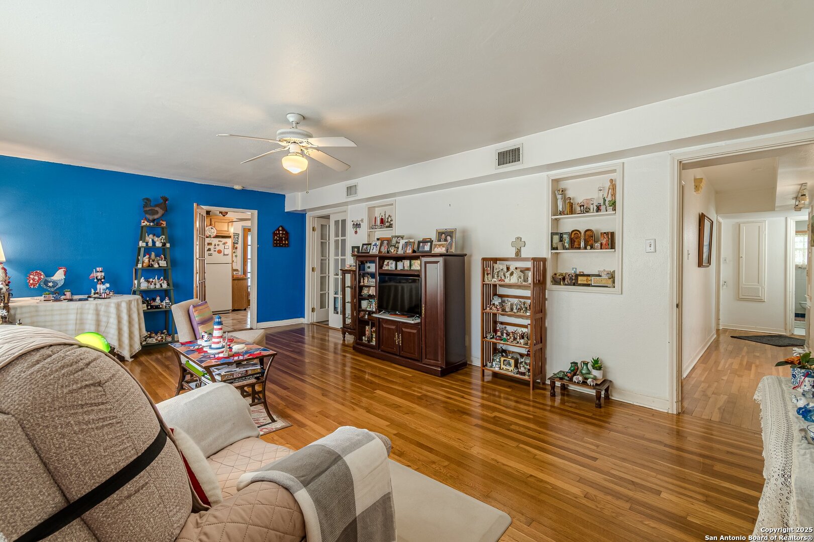 416 ALEXANDER HAMILTON DR