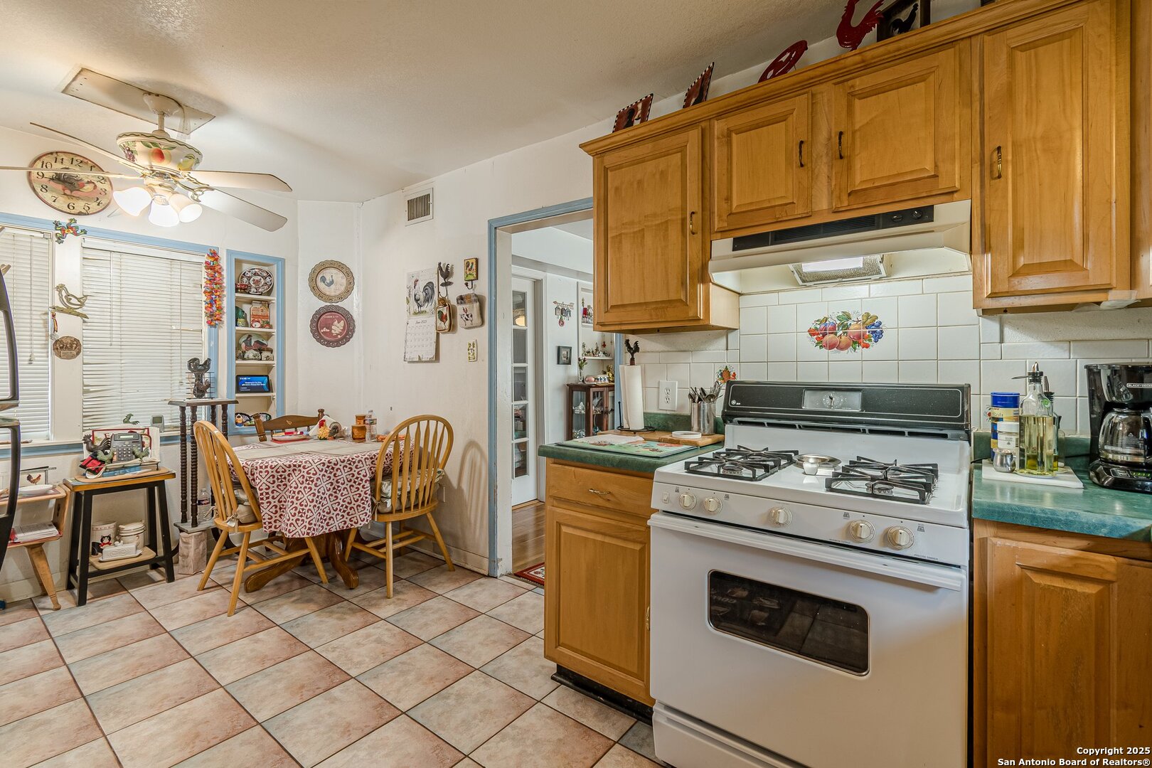 416 ALEXANDER HAMILTON DR