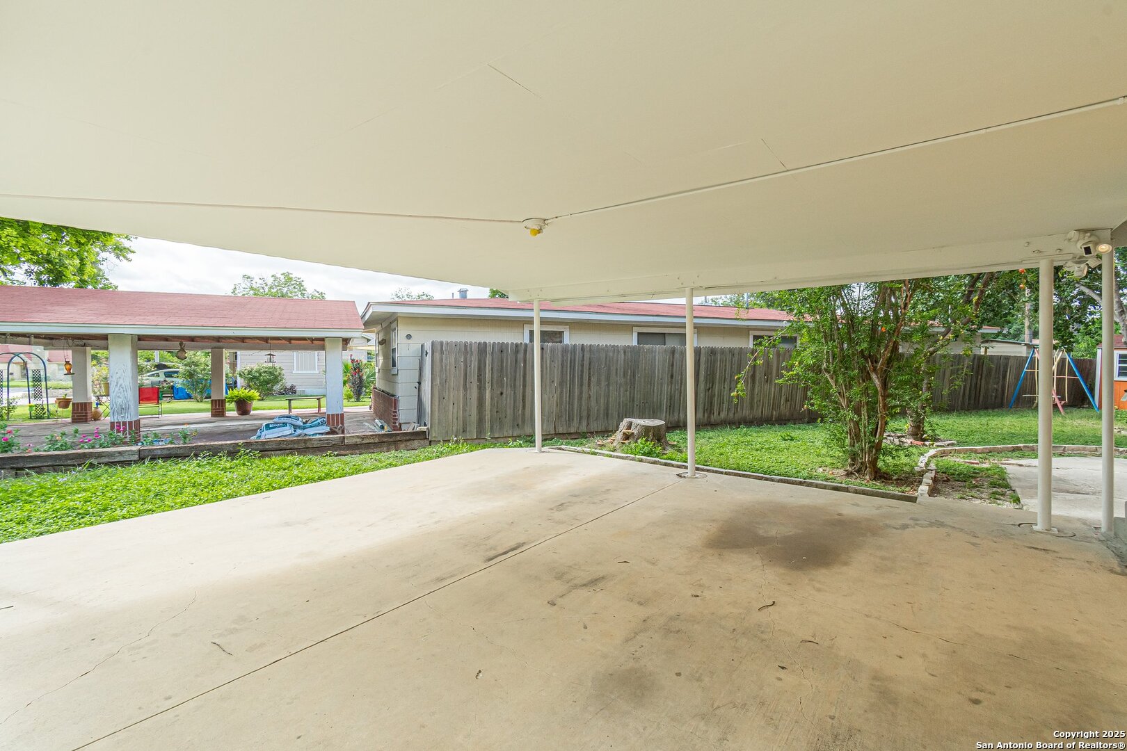 416 ALEXANDER HAMILTON DR