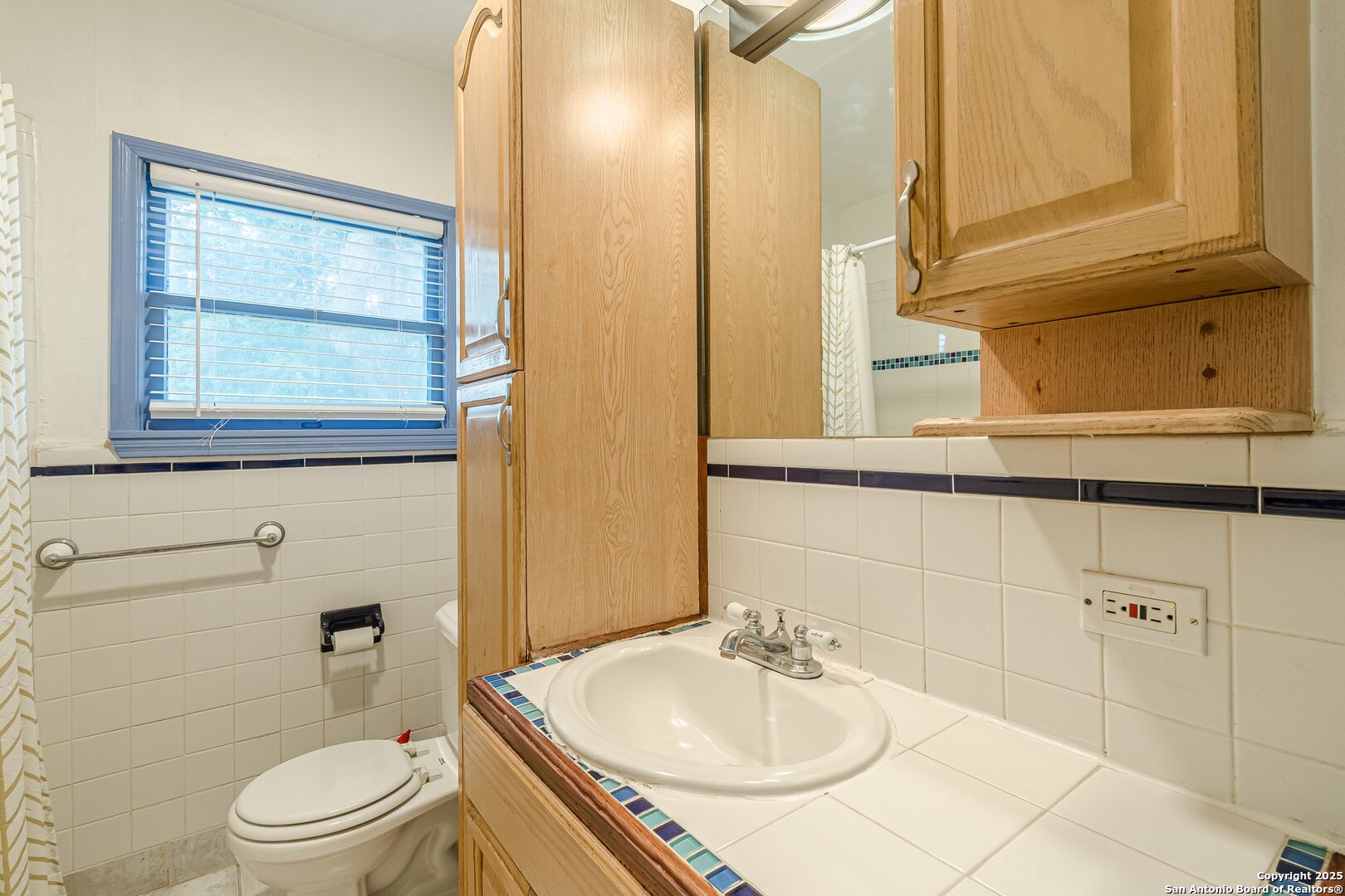 416 ALEXANDER HAMILTON DR