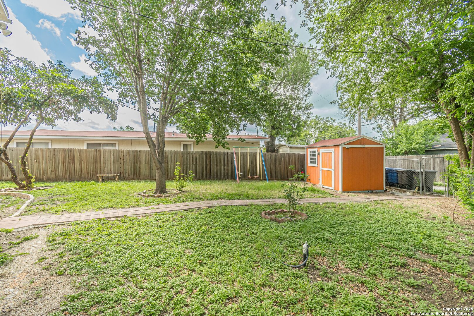 416 ALEXANDER HAMILTON DR