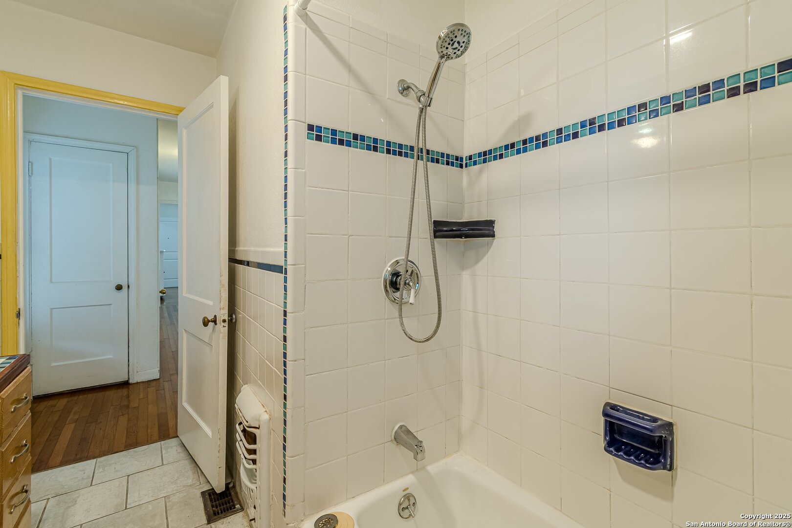 416 ALEXANDER HAMILTON DR