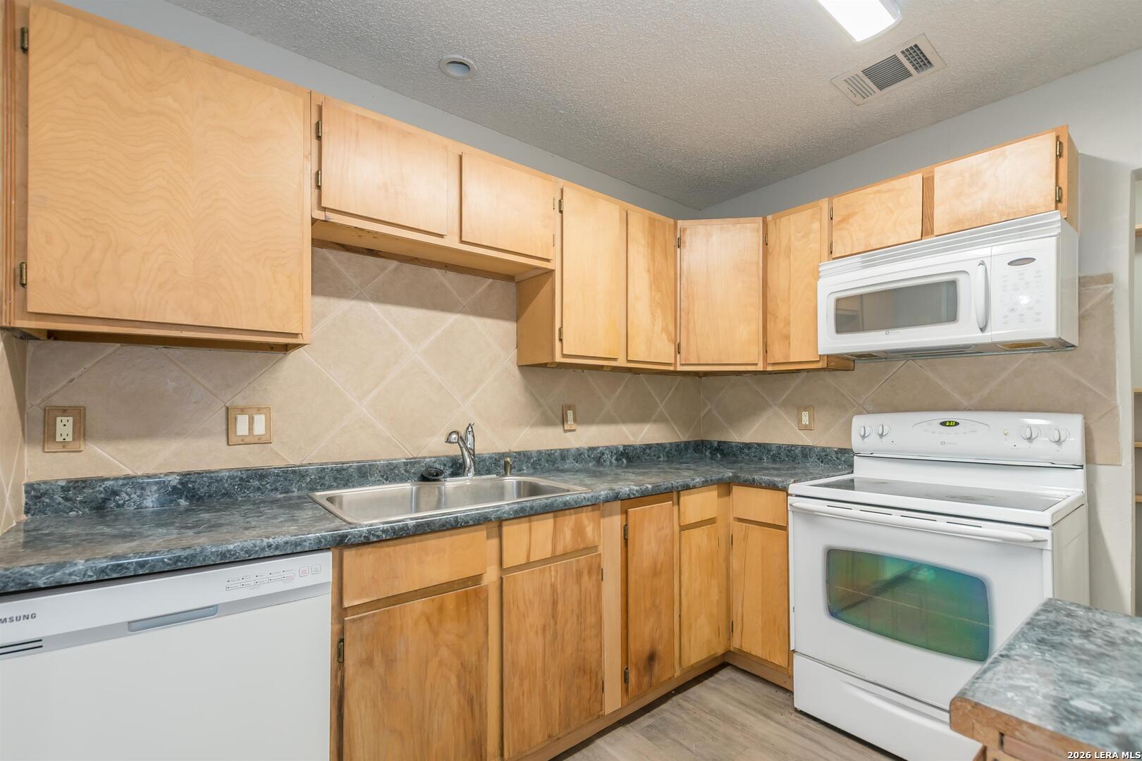 3518 Stoney Bluff
