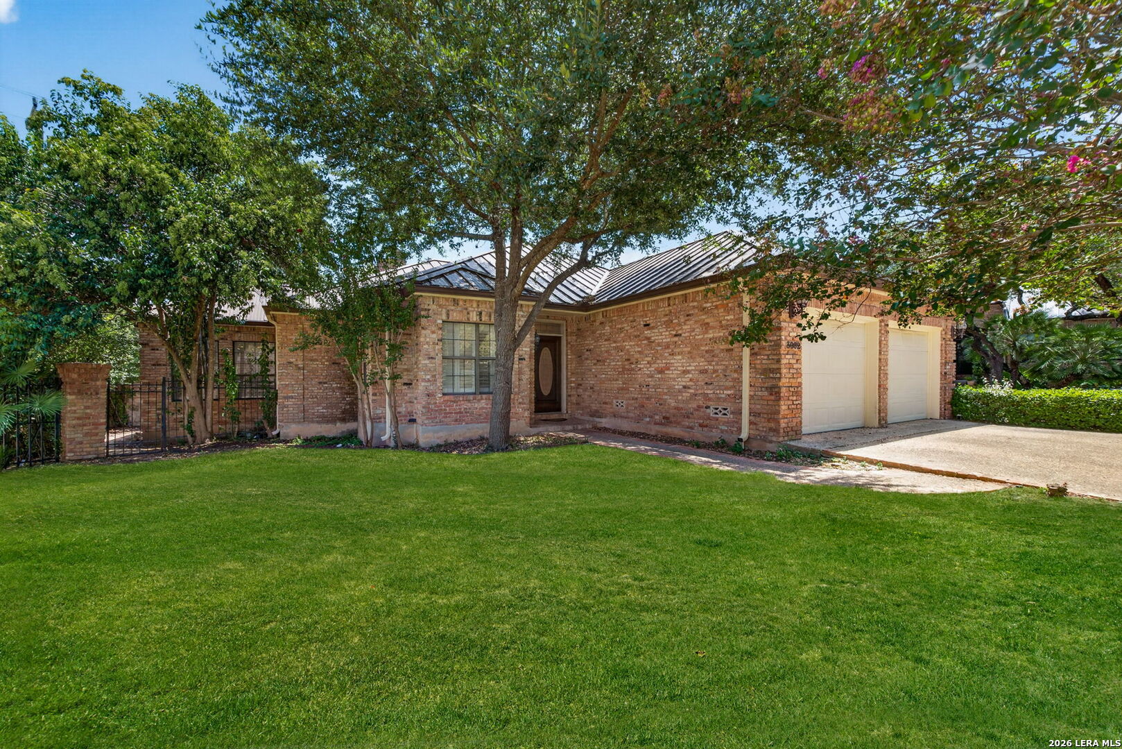 3002 IRON STONE CT
