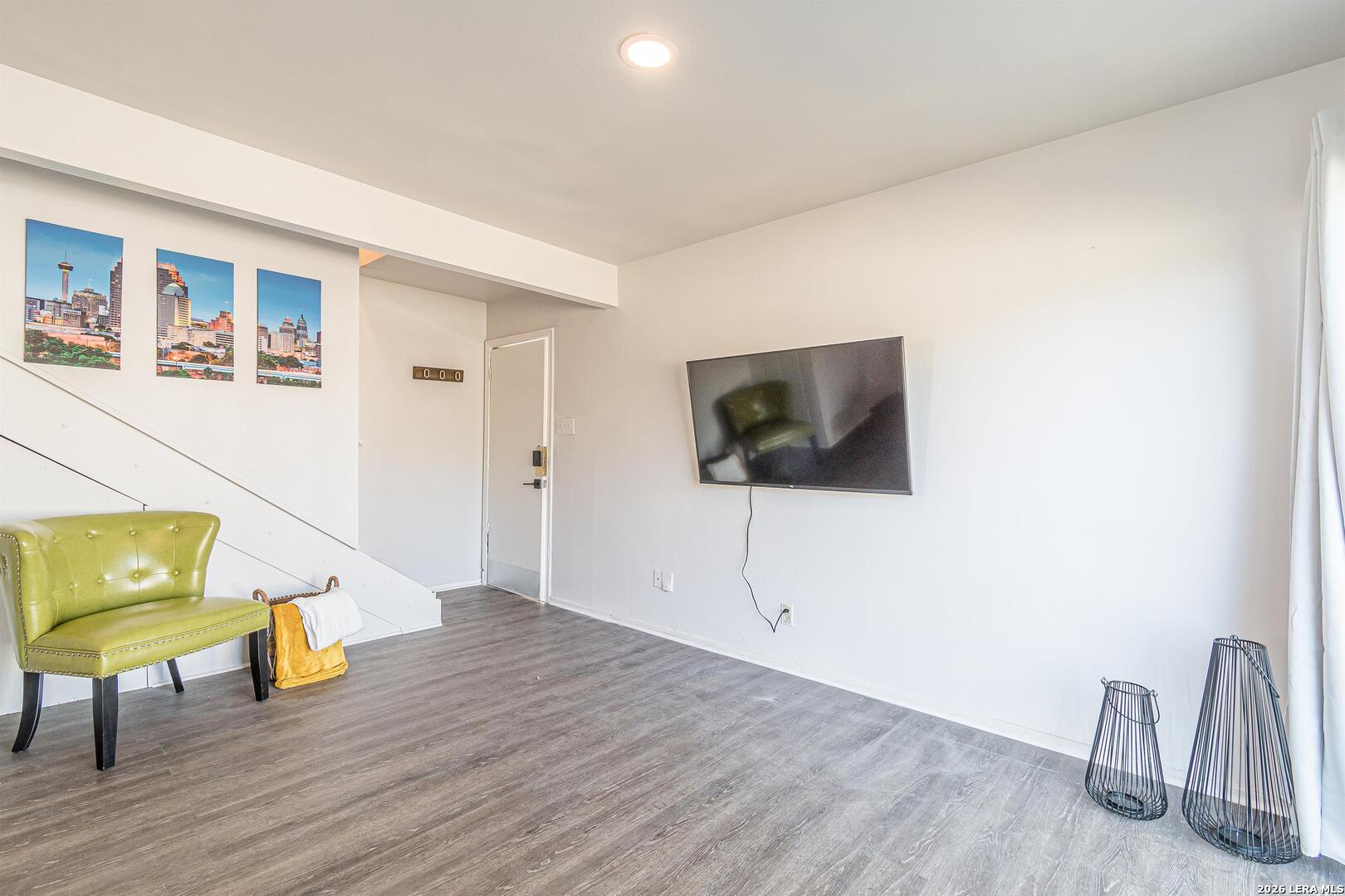 346 NATALEN AVE Unit: 1