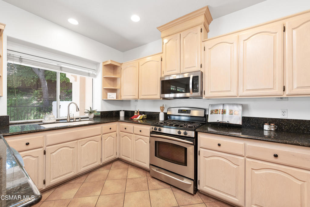 1008 Mountain Oak Place