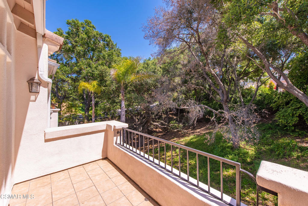 1008 Mountain Oak Place