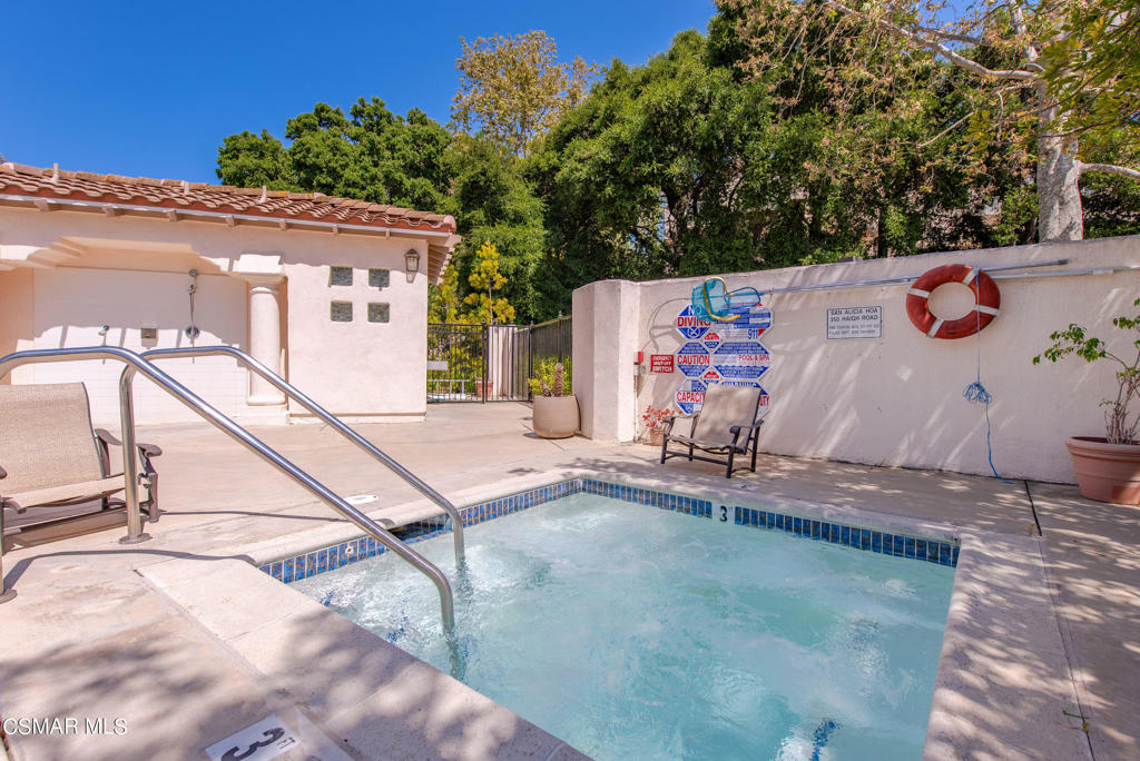 1008 Mountain Oak Place