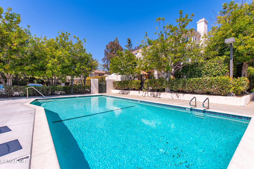 1008 Mountain Oak Place