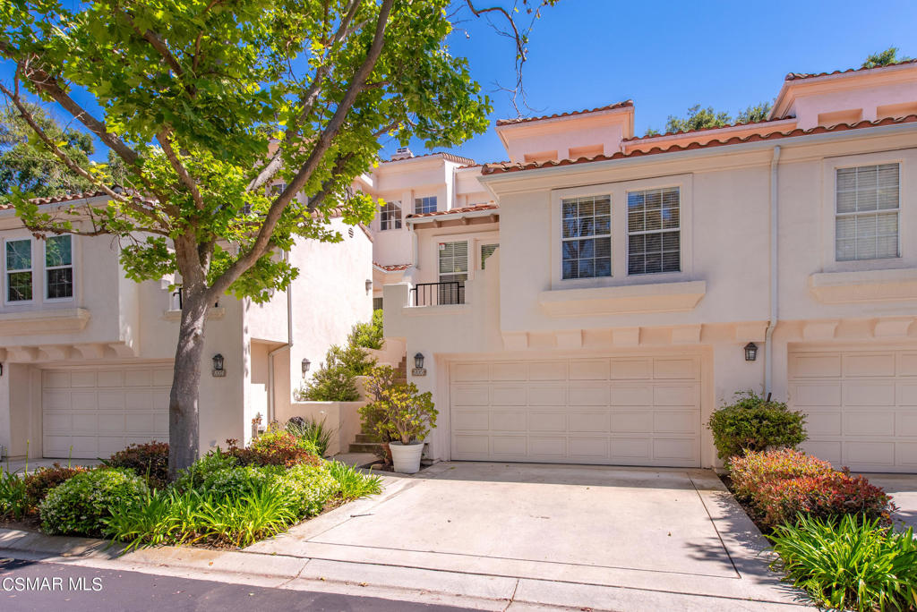 1008 Mountain Oak Place