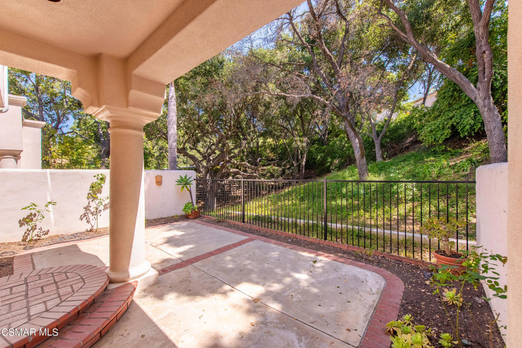 1008 Mountain Oak Place