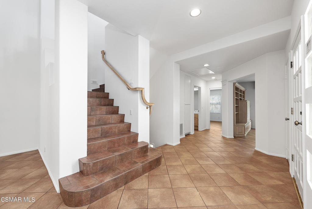 1008 Mountain Oak Place