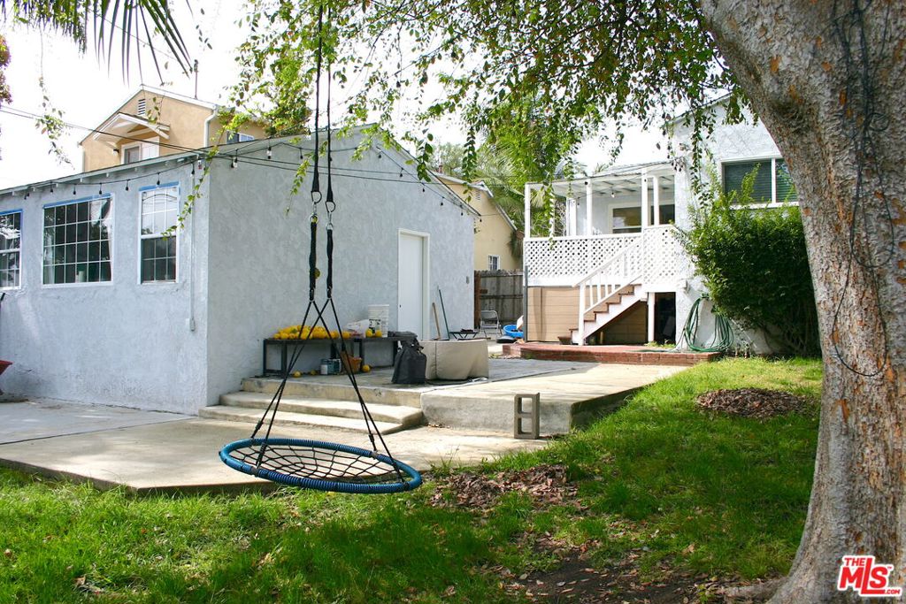 8420 Bleriot Avenue