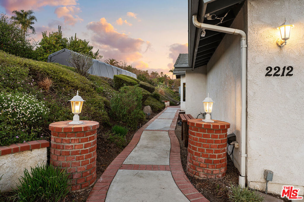 2212 Stacy Lane