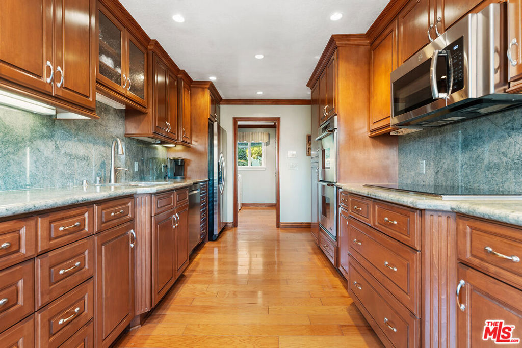 2212 Stacy Lane