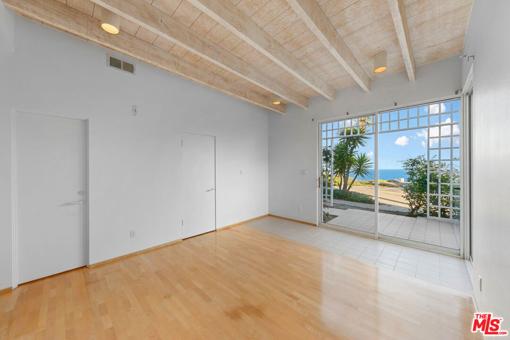29035 Cliffside Drive