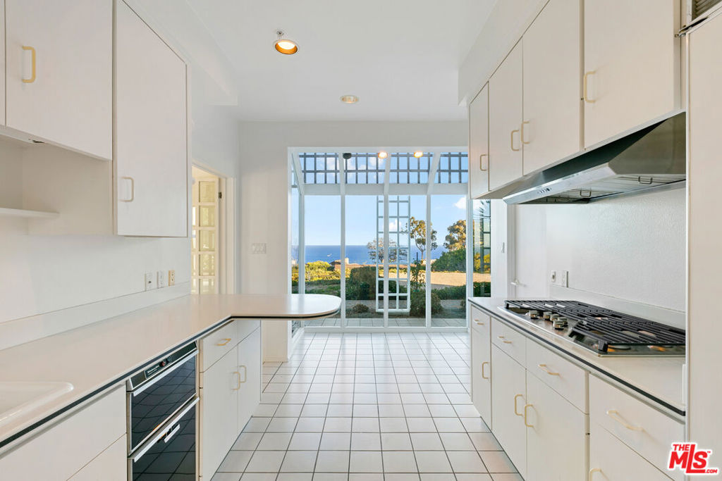 29035 Cliffside Drive