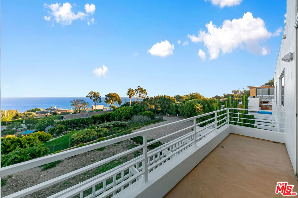 29035 Cliffside Drive