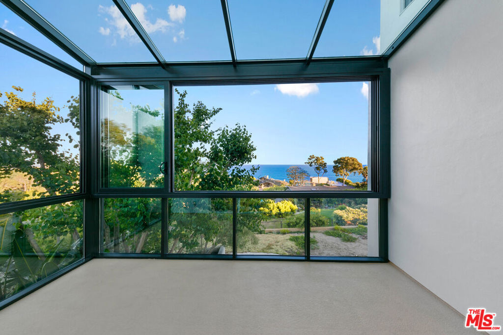 29035 Cliffside Drive