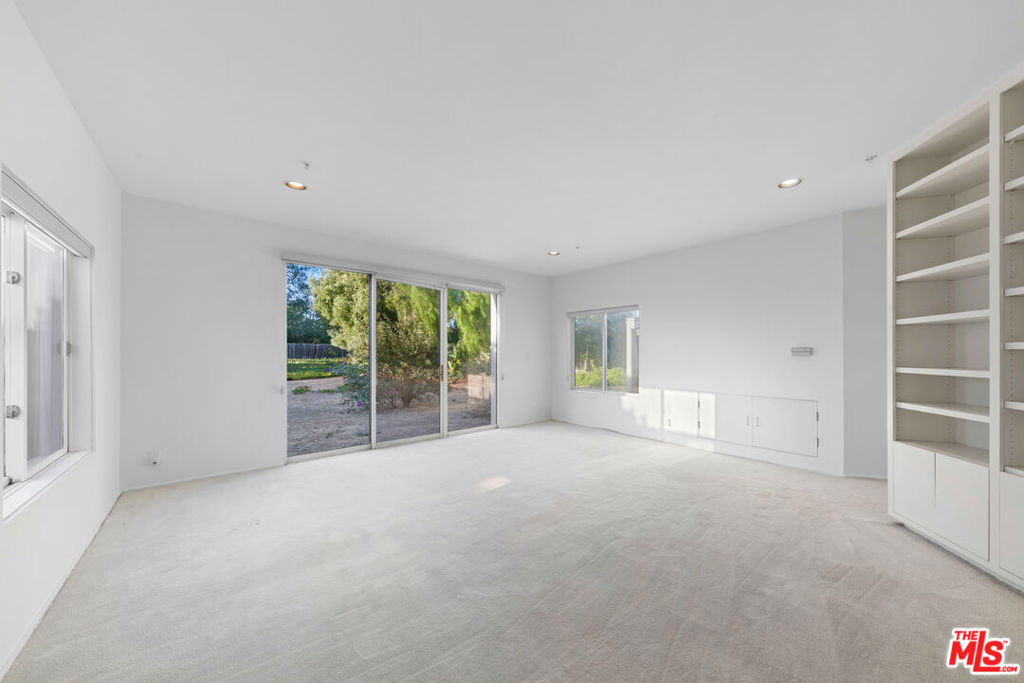 29035 Cliffside Drive