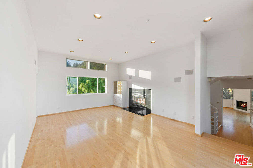 29035 Cliffside Drive