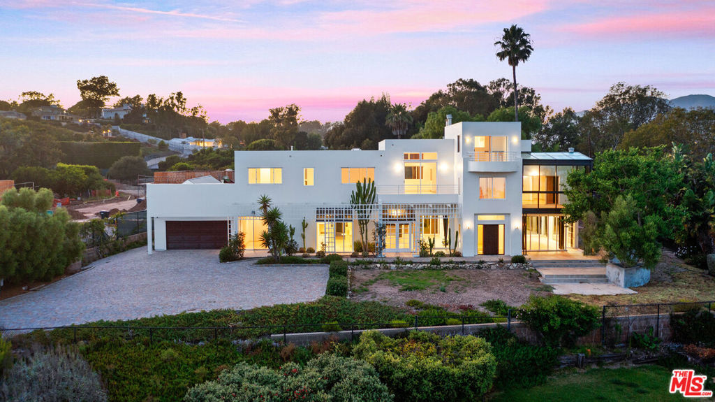 29035 Cliffside Drive