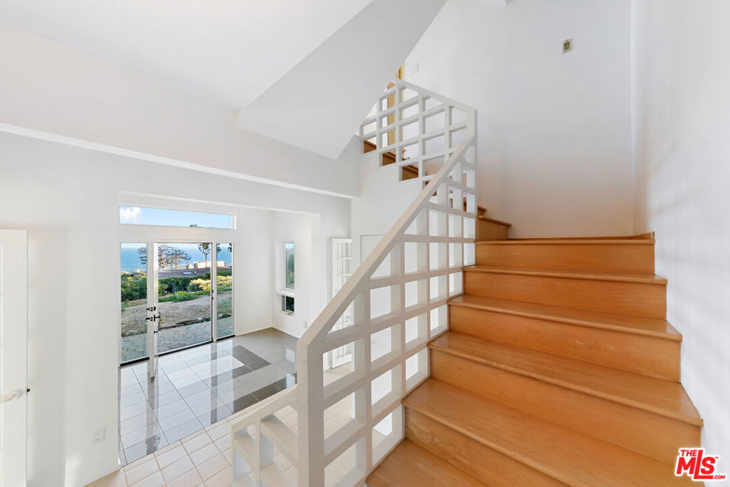 29035 Cliffside Drive