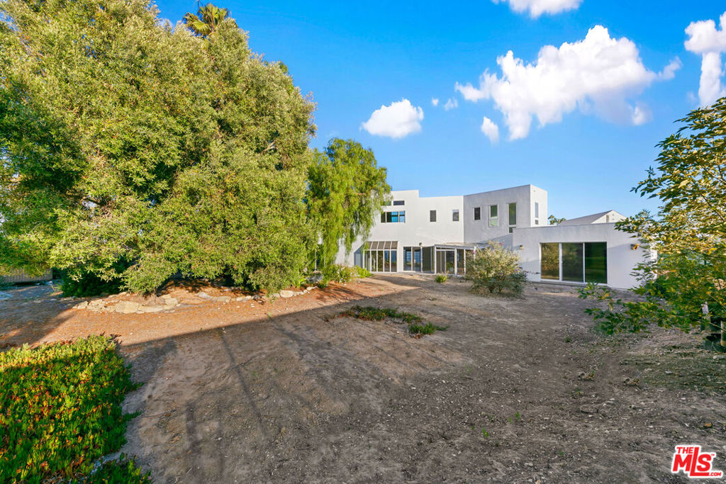 29035 Cliffside Drive
