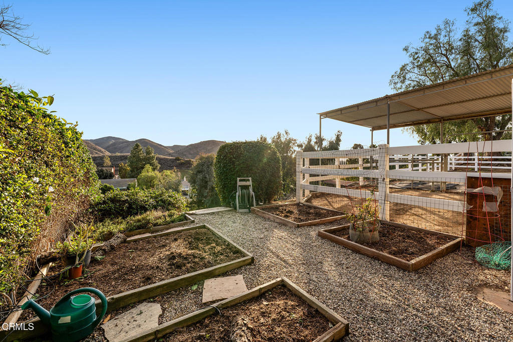 1894 Rambling Road