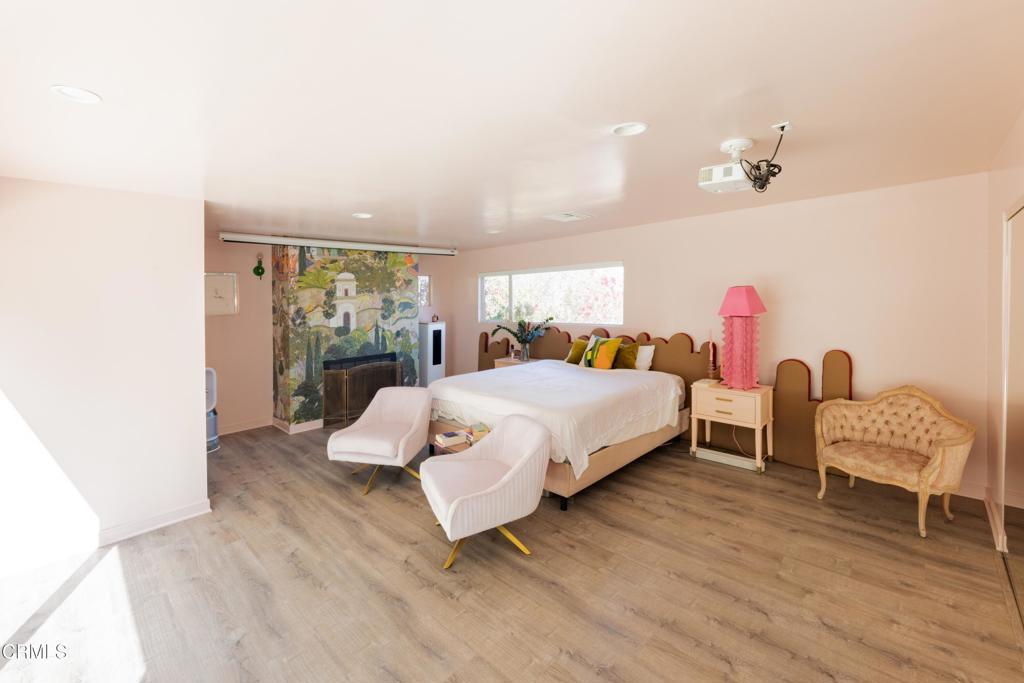 6835 Pacific View Drive