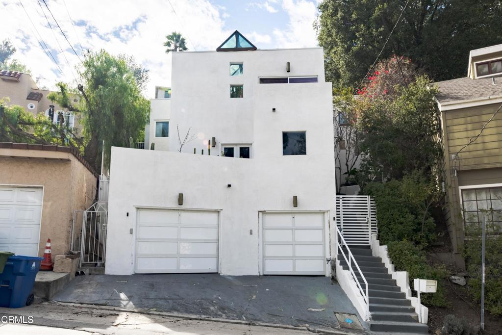 6835 Pacific View Drive