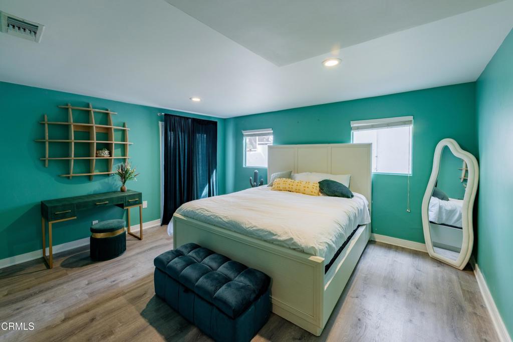 6835 Pacific View Drive